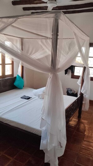 1 chambre, fer et planche à repasser, accès au Wi-Fi (inclus)