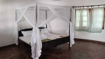 1 habitación, tabla de planchar con plancha, wifi gratis y ropa de cama