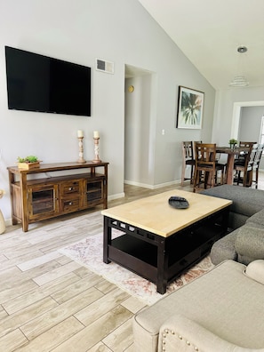 TV, fireplace