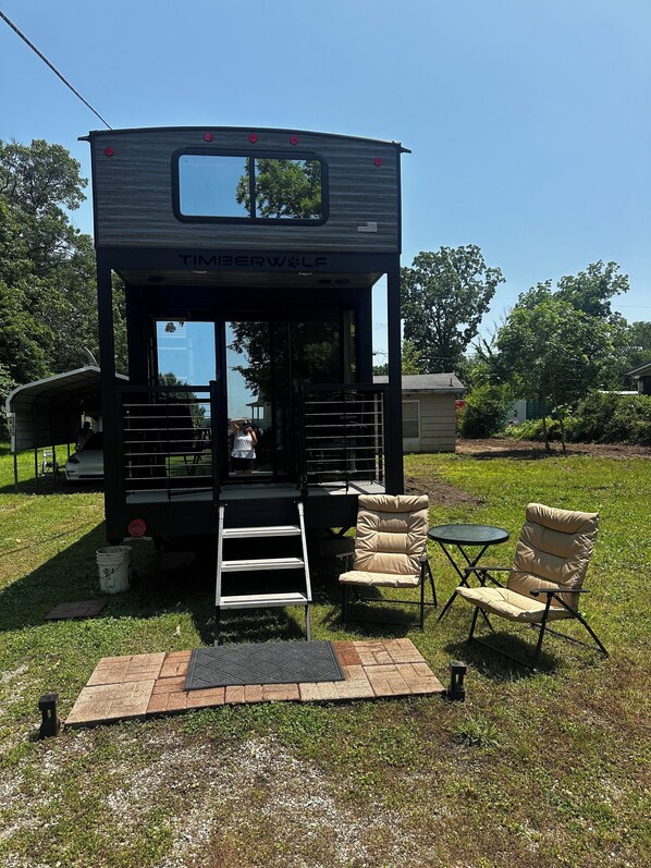 Terrace/patio - Charming Tiny Home on Grand Lake near Grove with boat ramp access! (Grove)