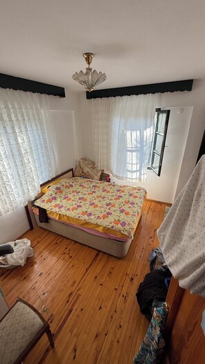 3 quartos, ferros/tábuas de passar roupa, Wi-Fi, roupa de cama