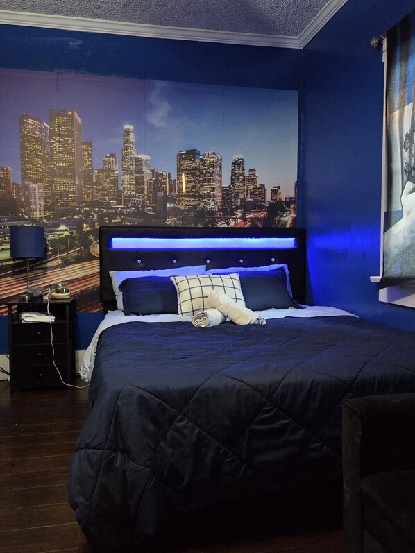 3 slaapkamers, een strijkplank/strijkijzer, gratis wifi, beddengoed