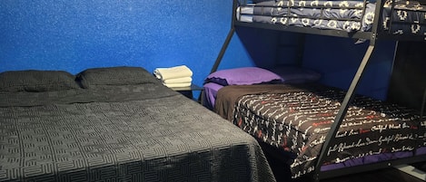 3 bedrooms, iron/ironing board, free WiFi, bed sheets