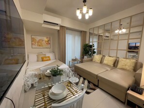 Condo, Balcony, City View | Living area