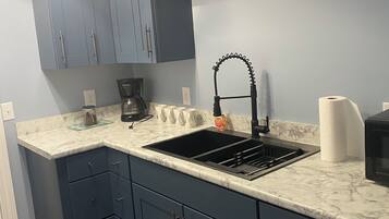 Mikrobølgeovn, ovn, kogeplade, opvaskemaskine