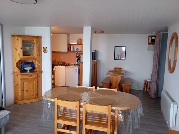 Interior - Apartment in residence facing Puy de Sancy (Murat-le-Quaire)