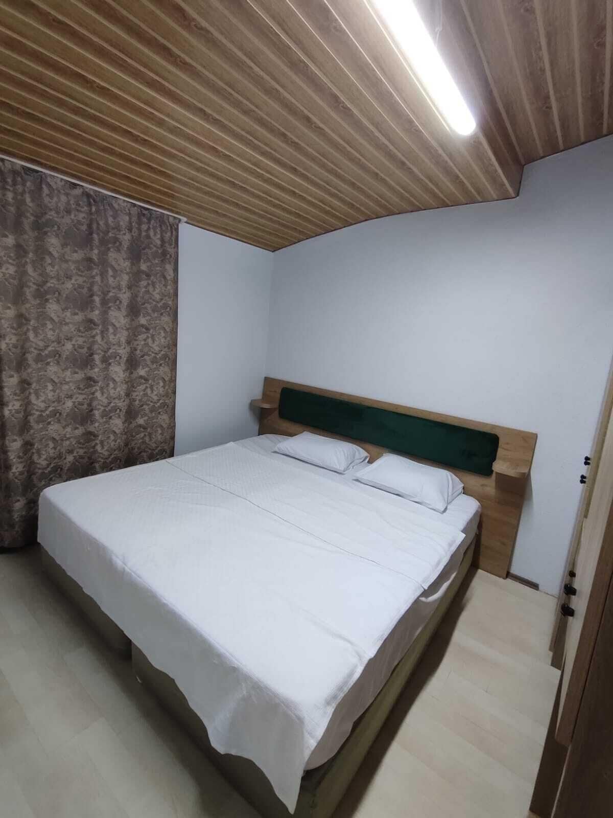 Apartamento Confort, balcón, vistas al lago | Espacio para trabajar con un portátil