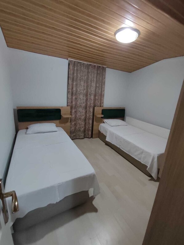 Comfort Apartment, Balcony, Lake View | Laptop workspace - BEYSEHİR APART OTEL (Beysehir)