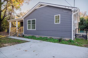 Exterior - Modern Columbus Haven Military (Columbus)