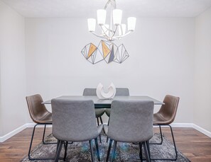 Dining room - Modern Columbus Haven Military (Columbus)