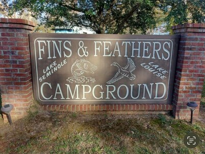 Cozy Cabin with Private Lake enjoyable in Fins&Feathers RV Park Donalsonville GA