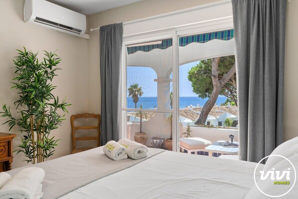 2 bedrooms, in-room safe, iron/ironing board, free WiFi