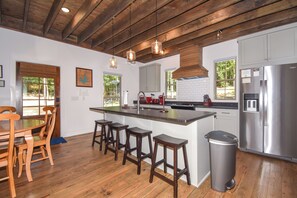 Fridge, microwave, oven, stovetop - Firefly Cottage, Firefly Cottage | Lake Martin Getaway | Sleeps 8 | Pet Friendly (Elmore County)