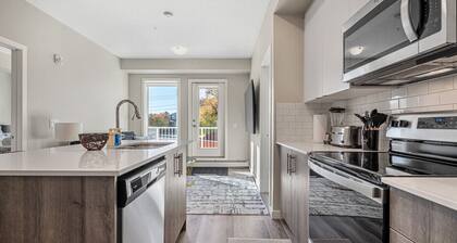 Luxury Getaway in Inglewood » 2 BR » AC » King Bed