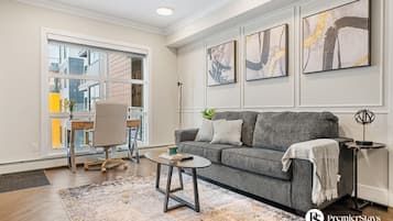 Smart TV, estéreo y oficina