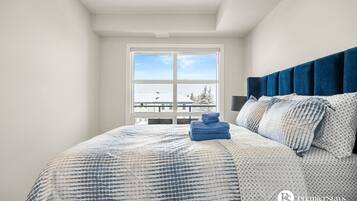 2 bedrooms, desk, iron/ironing board, travel crib