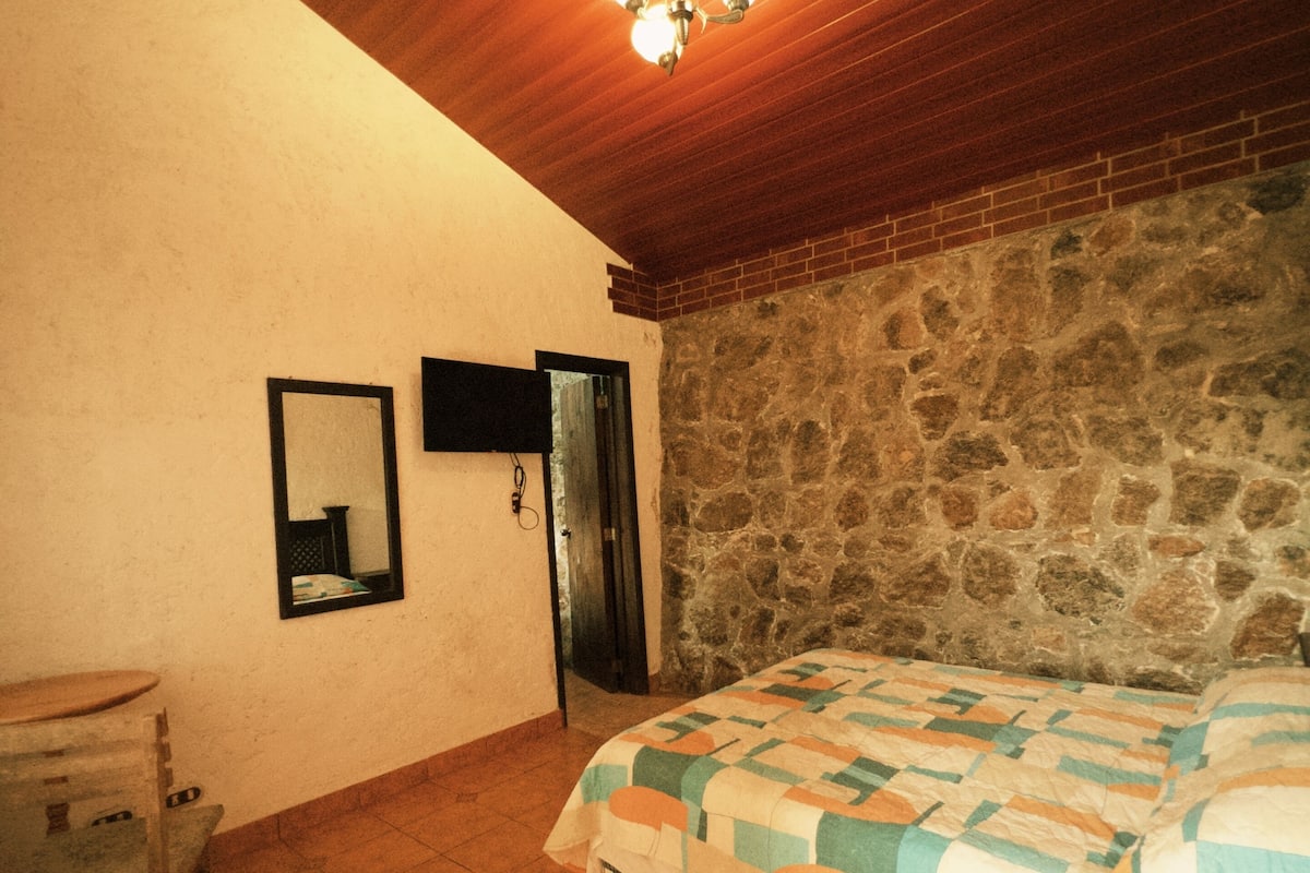 Basic Single Room | Free WiFi