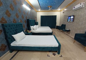 10 室のベッドルーム、アイロン / アイロン台、WiFi (無料)、ベッドシーツ