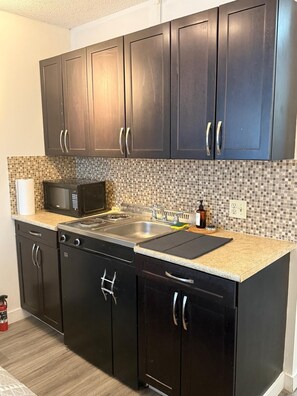 Private kitchen - 5m to Stephen Ave Skyline-Dwelling w/BathTub+W/D (Calgary)