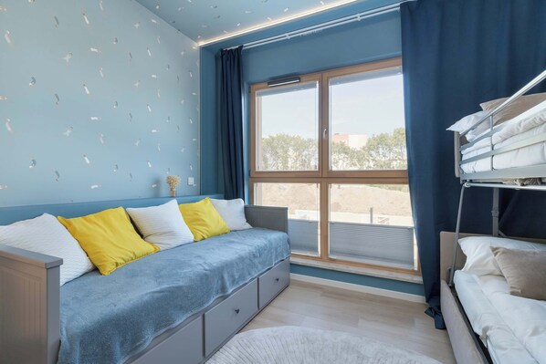 3 bedrooms, desk, iron/ironing board, travel cot