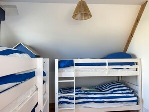 5 Schlafzimmer, Bügeleisen/Bügelbrett, WLAN