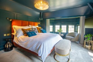 1 bedroom, WiFi, bed sheets - Liongate Lodge - sleeps 2 guests  in 1 bedroom (Tattenhall)