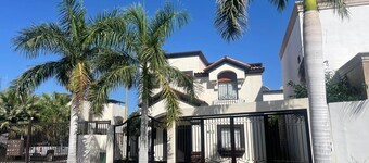 3-bedroom house in enjoyable Ciudad Obregón with WiFi, AC