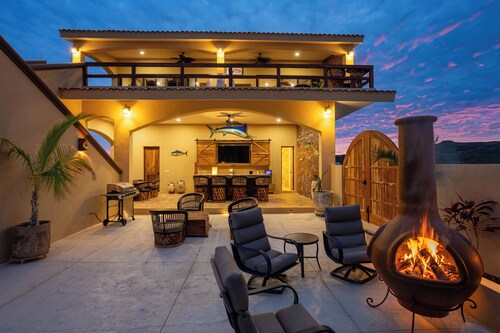 100m from Beach - Perfect retreat to relax. Beachfront community - Private Pool
