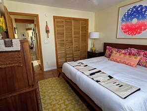 2 bedrooms, desk, iron/ironing board, free WiFi