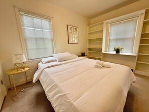 5 bedrooms, iron/ironing board, free WiFi, bed sheets