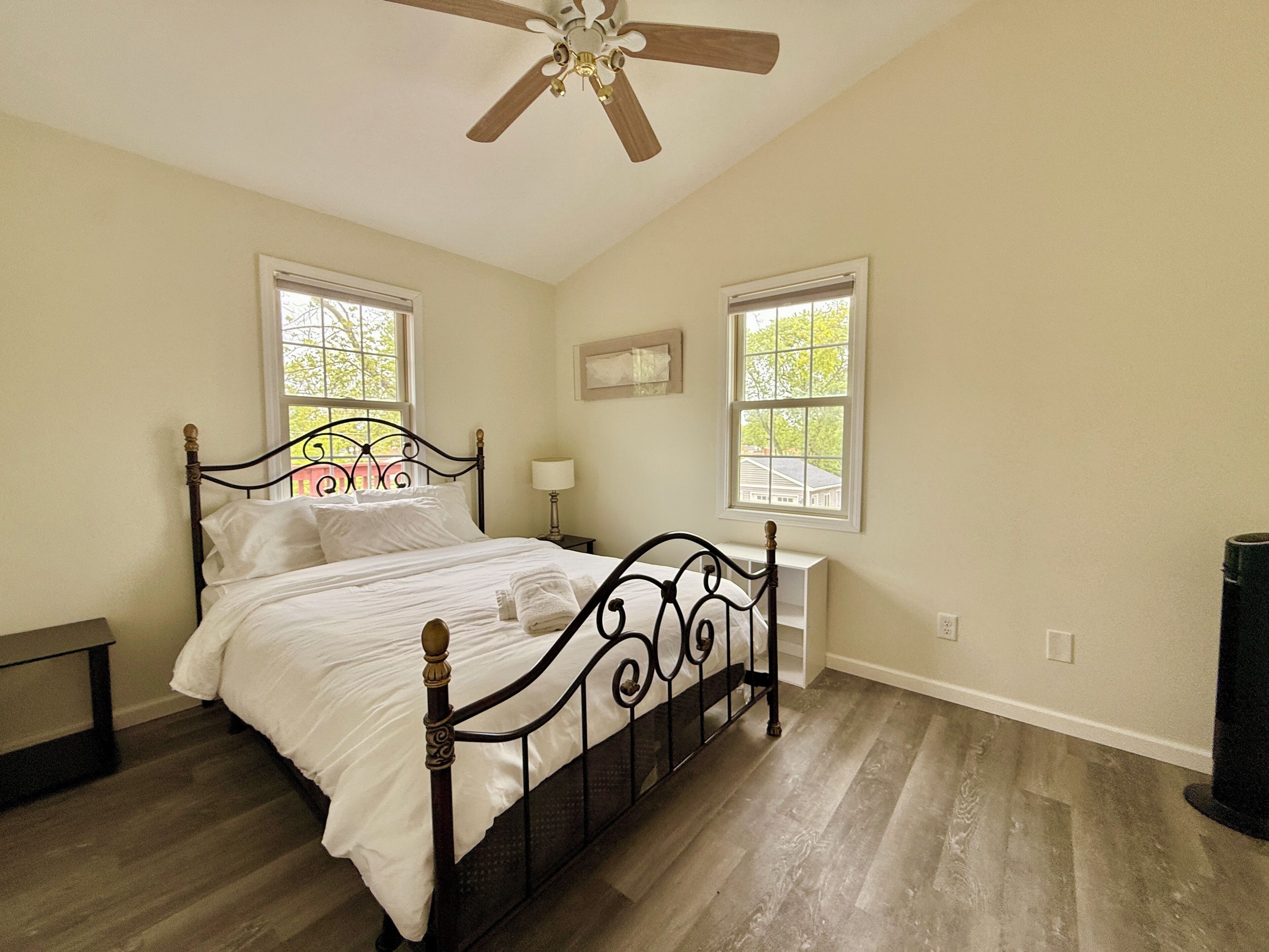 5 habitaciones, tabla de planchar con plancha y wifi gratis 