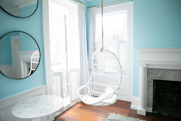 المنشأة من الداخل