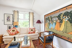 Interior - Walk to Nissan/Broadway + Sleeps 12 + Big Yard (Nashville)