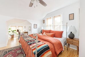 6 bedrooms, iron/ironing board, WiFi, bed sheets