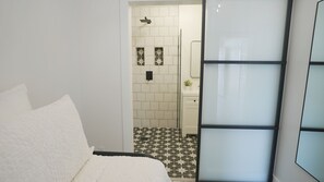 3 habitaciones, tabla de planchar con plancha y wifi gratis 