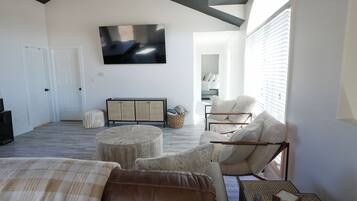 3 makuuhuonetta, silitysrauta/-lauta, Wi-Fi, vuodevaatteet