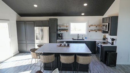 Microwave, oven, stovetop, dishwasher. Stylish 3BR 2BA Bennington Duplex - Peaceful Setting + WiFi & More