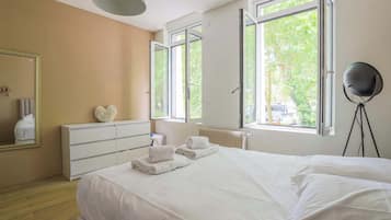 3 chambres, fer et planche à repasser, Wi-Fi, draps fournis