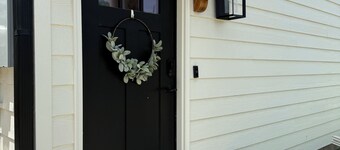 Cozy, new and modern guesthouse. Don’t get a hotel, get a VILLA!