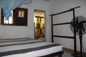 3 bedrooms, iron/ironing board, bed sheets