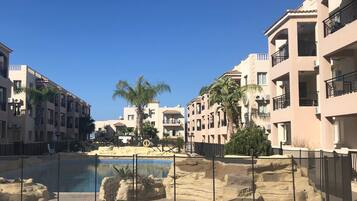 Kolam renang outdoor