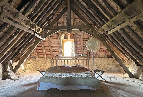 5 soverom, wi-fi (inkludert) og sengetøy