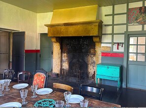 Dining - Chateau D'Aigremont Detached wing 5 bedrooms 4 bathrooms living room kitchen park... (Pisseloup)