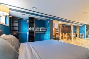 1 bedroom, iron/ironing board, WiFi, bed sheets