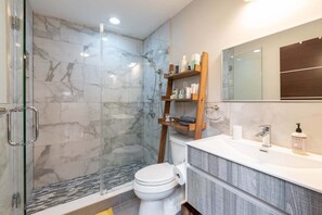 Douche, séchoir à cheveux