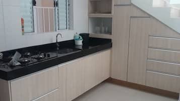 Microwave, oven, stovetop, dishwasher