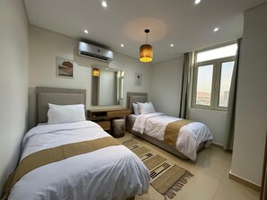 2 室のベッドルーム、アイロン / アイロン台、WiFi、ベッドシーツ