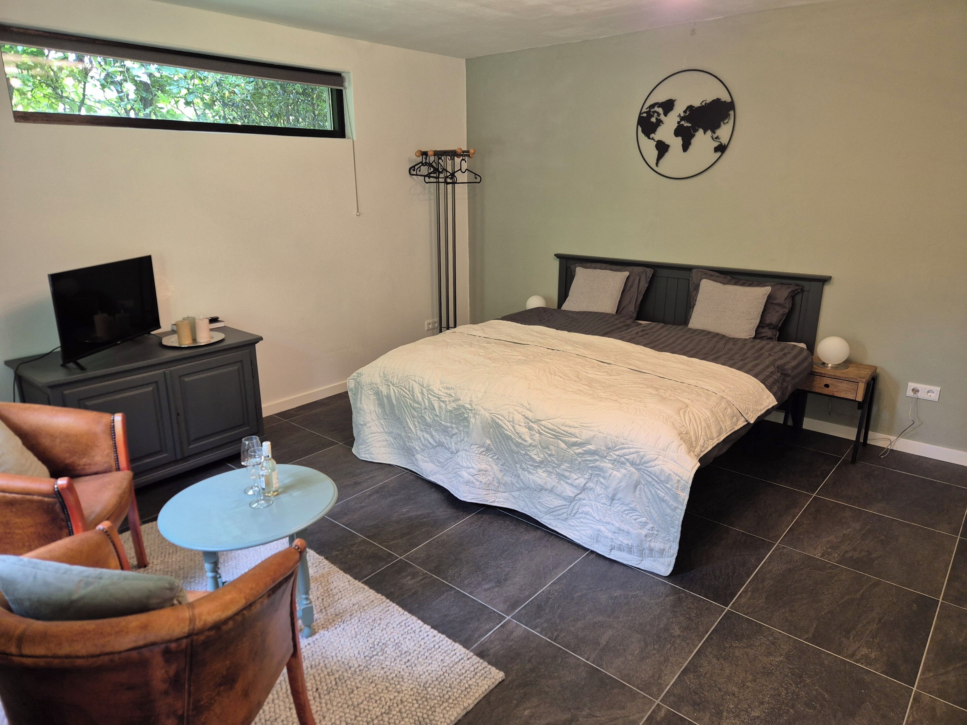 2 bedrooms, WiFi, bed sheets