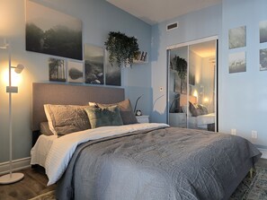 2 habitaciones, escritorio, tabla de planchar con plancha y wifi gratis