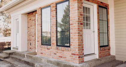Cozy & Modern Farmhouse – 3BR Sleeps 10 - Near Hershey, Harrisburg, Carlisle